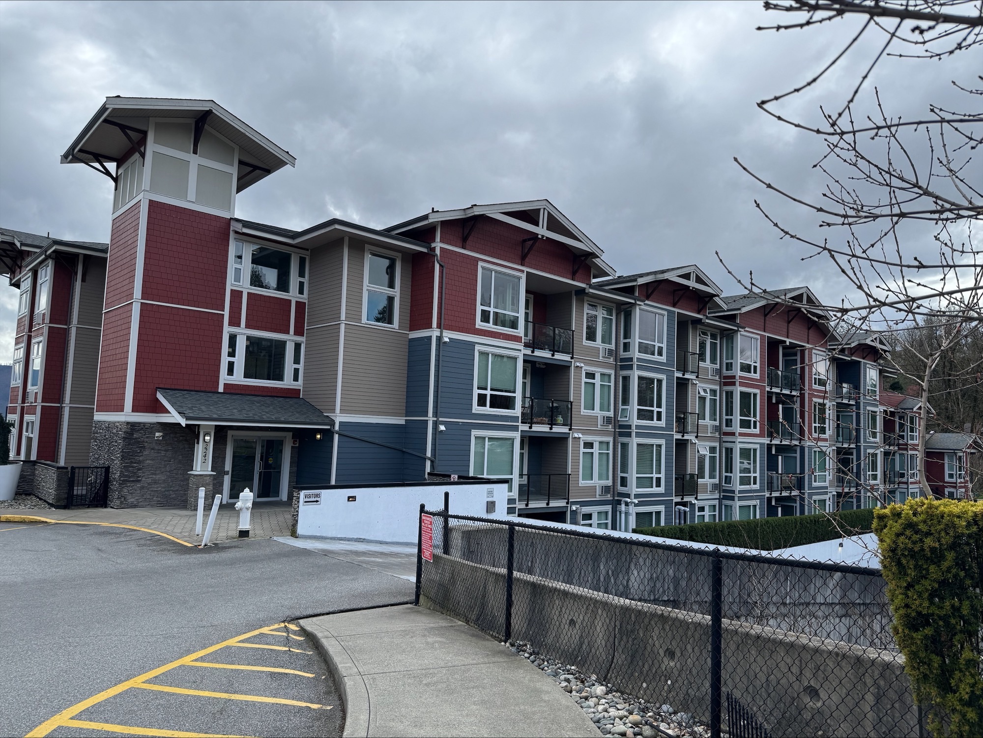 101-2242 Whatcom Road