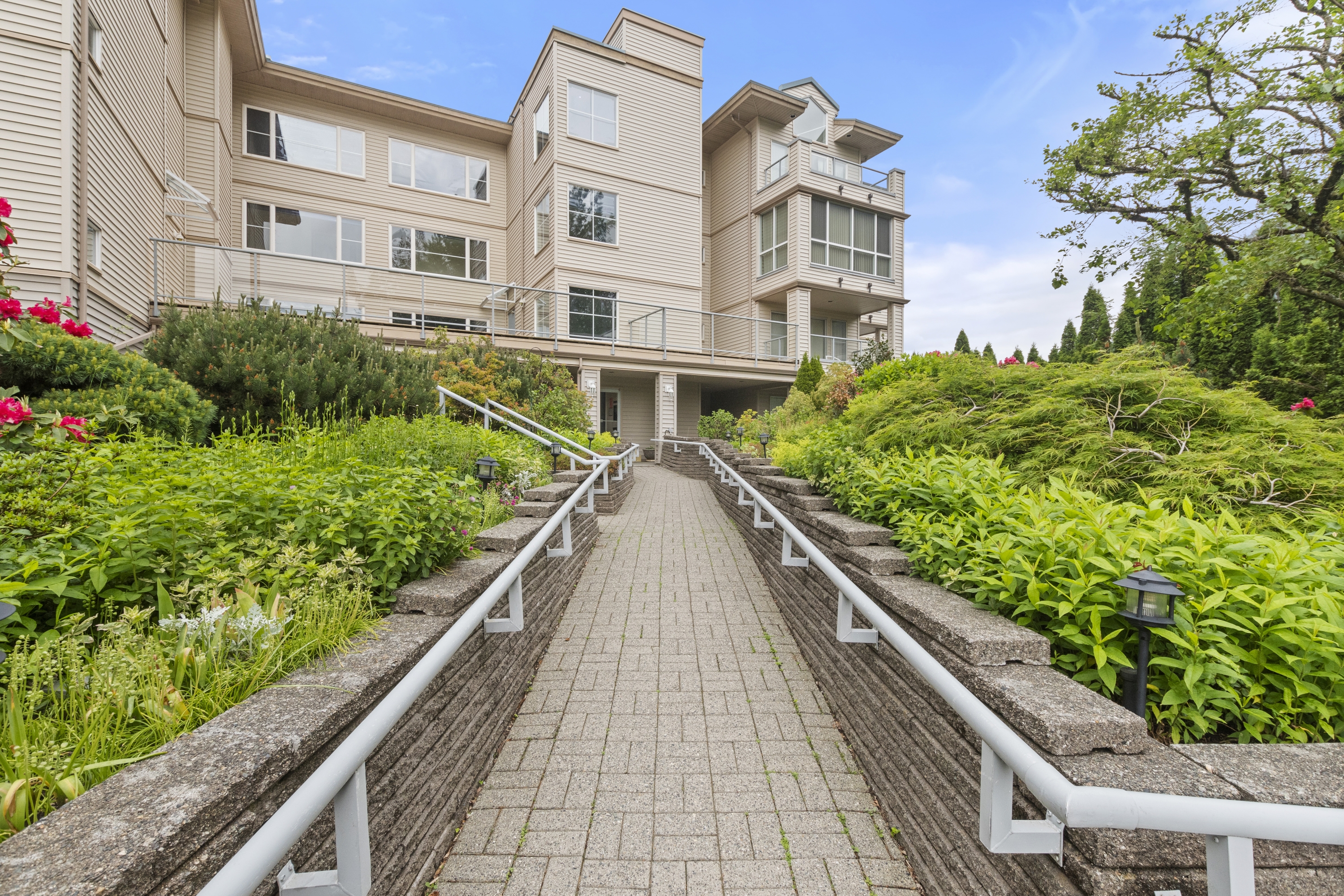 502-120 Esplanade Avenue