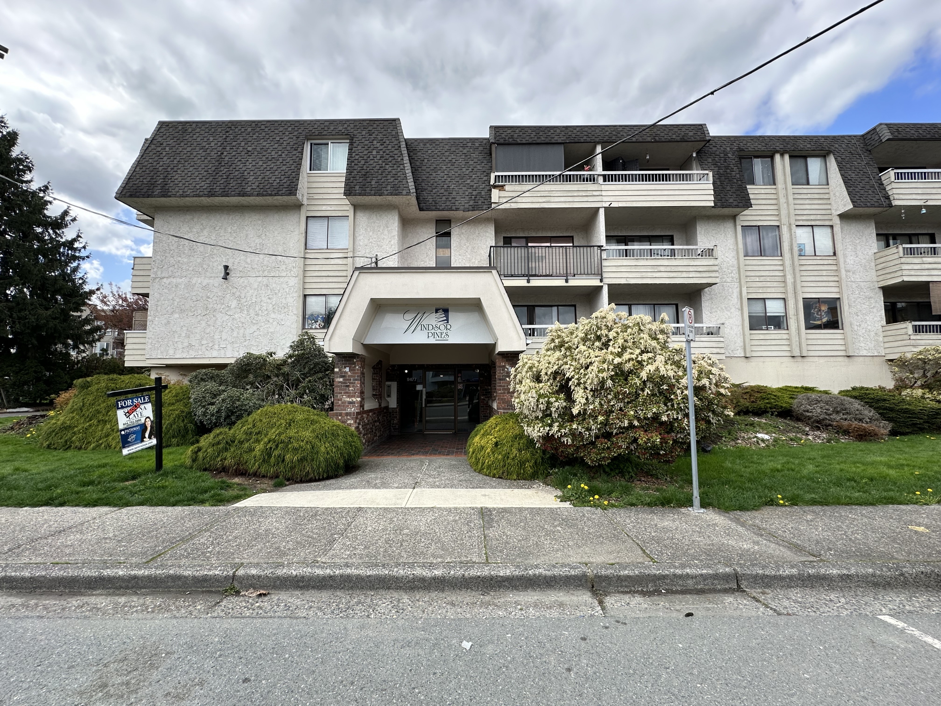 205-9477 Cook Street