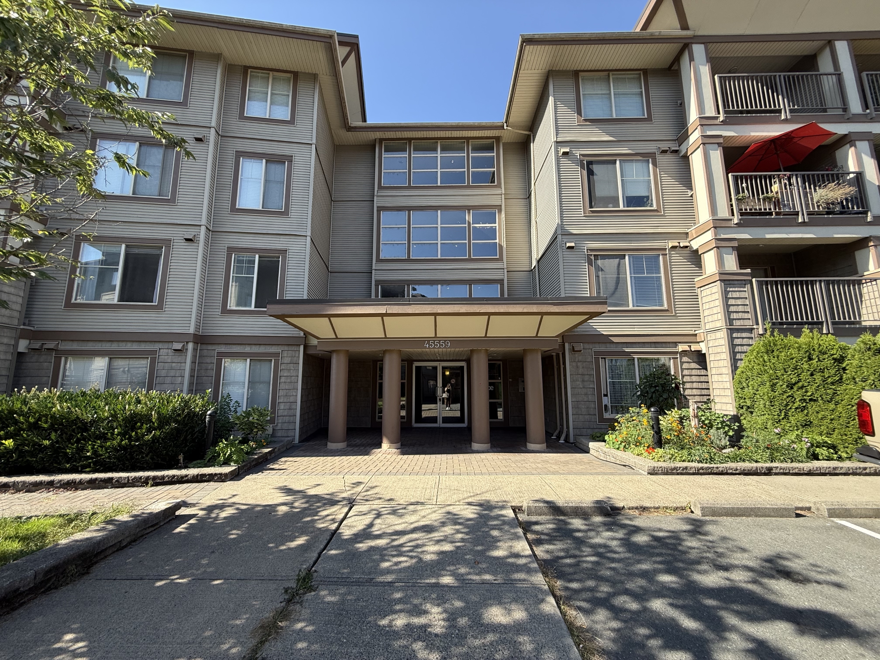 215-45559 Yale Road